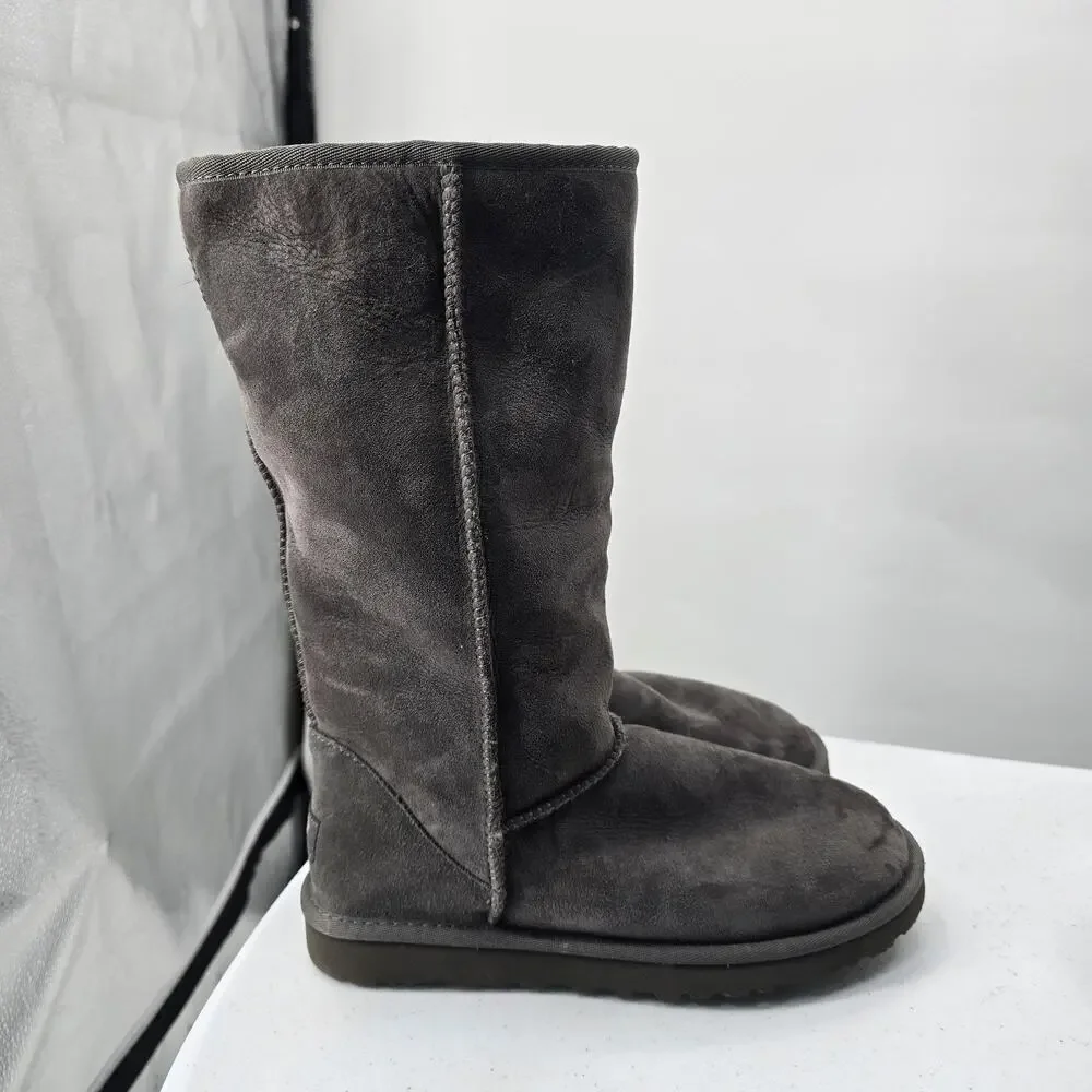 UGG Classic Tall Boots Womens Size 8 Gray Suede Shearling Lined